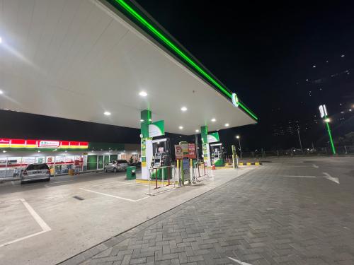 SPBU BP Sunter, Gas Station | We provide Indonesia infrastructure map on various property sectors and data. Access property listings, infrastructure developments, news, and valuable transaction data for informed decisions.