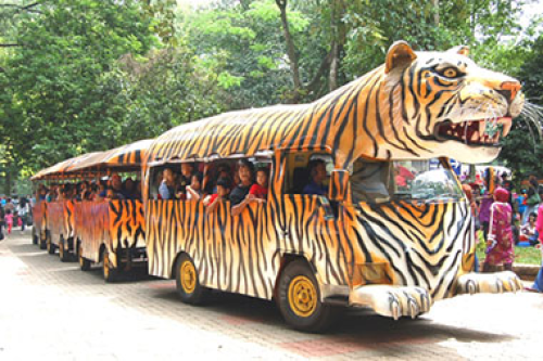 Ragunan Zoo, Entertainment | We provide Indonesia infrastructure map on various property sectors and data. Access property listings, infrastructure developments, news, and valuable transaction data for informed decisions.