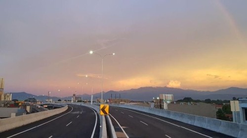Jl. Tol Lingkar Luar Bogor Seksi IIB, Toll Road, Marga Sarana Jabar | We provide Indonesia infrastructure map on various property sectors and data. Access property listings, infrastructure developments, news, and valuable transaction data for informed decisions.