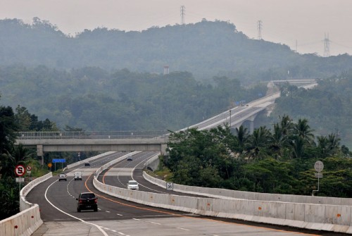 Jl. Tol Semarang - Solo Seksi IV dan V, Toll Road, Solo Ngawi Jaya | We provide Indonesia infrastructure map on various property sectors and data. Access property listings, infrastructure developments, news, and valuable transaction data for informed decisions.