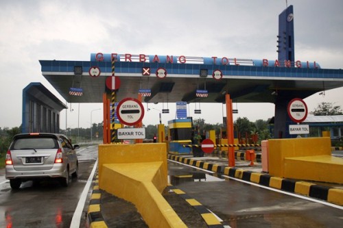 Jl. Tol Pasuruan - Probolinggo Seksi III, Toll Road, Trans Jawa Paspro Jalan Tol | We provide Indonesia infrastructure map on various property sectors and data. Access property listings, infrastructure developments, news, and valuable transaction data for informed decisions.