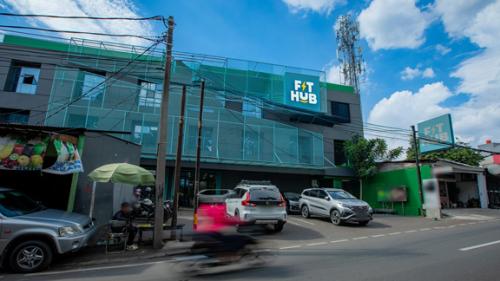 FIT HUB Duren Sawit, Stand Alone Retail | We provide Indonesia infrastructure map on various property sectors and data. Access property listings, infrastructure developments, news, and valuable transaction data for informed decisions.