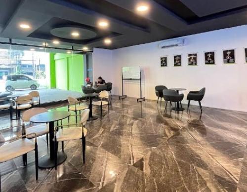 FitX Gym Fatmawati, Stand Alone Retail | We provide Indonesia infrastructure map on various property sectors and data. Access property listings, infrastructure developments, news, and valuable transaction data for informed decisions.