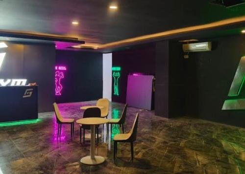 FitX Gym Grogol, Stand Alone Retail | We provide Indonesia infrastructure map on various property sectors and data. Access property listings, infrastructure developments, news, and valuable transaction data for informed decisions.