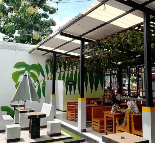 Mie Gacoan Ampera, Stand Alone Retail | We provide Indonesia infrastructure map on various property sectors and data. Access property listings, infrastructure developments, news, and valuable transaction data for informed decisions.