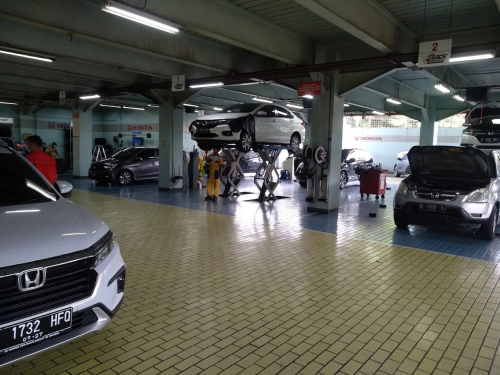 Honda IKM Daan Mogot, Automotive Dealership | We provide Indonesia infrastructure map on various property sectors and data. Access property listings, infrastructure developments, news, and valuable transaction data for informed decisions.