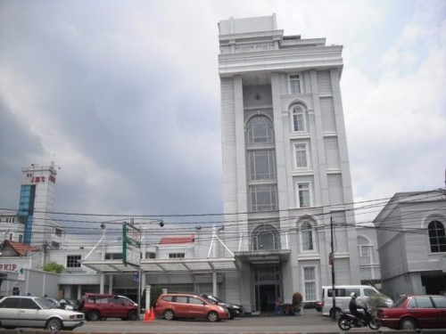 Jakarta Medical Center (JMC) Hospital, Hospital | We provide Indonesia infrastructure map on various property sectors and data. Access property listings, infrastructure developments, news, and valuable transaction data for informed decisions.