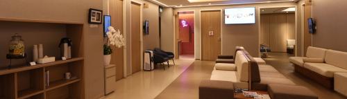 JWCC Asih, Hospital | We provide Indonesia infrastructure map on various property sectors and data. Access property listings, infrastructure developments, news, and valuable transaction data for informed decisions.