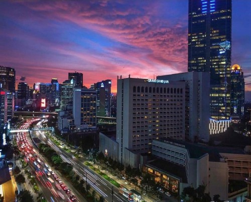 Completed hotel, Sahid Jaya | We provide Indonesia infrastructure map on various property sectors and data. Access property listings, infrastructure developments, news, and valuable transaction data for informed decisions.