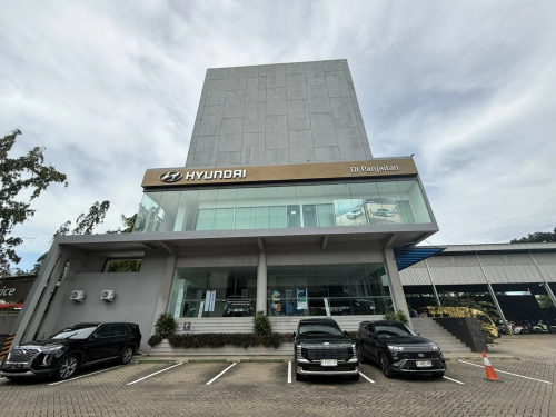 Hyundai DI Panjaitan, Automotive Dealership | We provide Indonesia infrastructure map on various property sectors and data. Access property listings, infrastructure developments, news, and valuable transaction data for informed decisions.