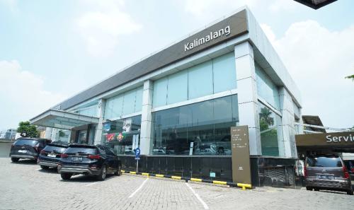 Hyundai Kalimalang, Automotive Dealership | We provide Indonesia infrastructure map on various property sectors and data. Access property listings, infrastructure developments, news, and valuable transaction data for informed decisions.