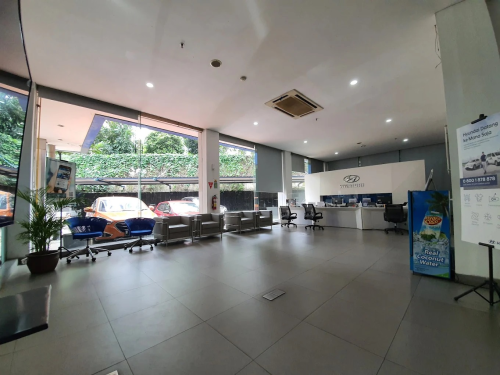 Hyundai Simprug, Automotive Dealership | We provide Indonesia infrastructure map on various property sectors and data. Access property listings, infrastructure developments, news, and valuable transaction data for informed decisions.