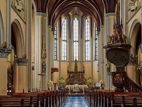 Jakarta Cathedral, Landmark | We provide Indonesia infrastructure map on various property sectors and data. Access property listings, infrastructure developments, news, and valuable transaction data for informed decisions.