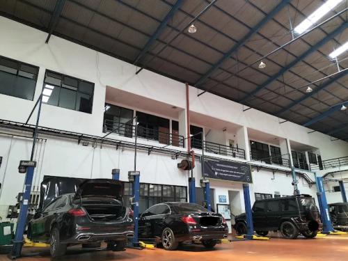 Mercedes-Benz DAM Pluit, Automotive Dealership | We provide Indonesia infrastructure map on various property sectors and data. Access property listings, infrastructure developments, news, and valuable transaction data for informed decisions.