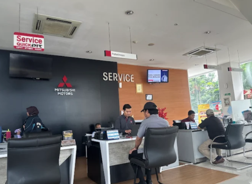 Mitsubishi Dipo Gatot Subroto, Automotive Dealership | We provide Indonesia infrastructure map on various property sectors and data. Access property listings, infrastructure developments, news, and valuable transaction data for informed decisions.
