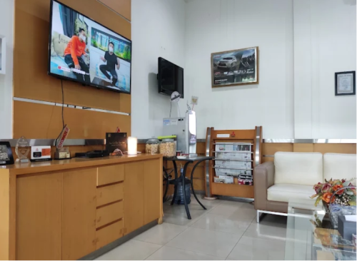 Mitsubishi Salindo Daan Mogot, Automotive Dealership | We provide Indonesia infrastructure map on various property sectors and data. Access property listings, infrastructure developments, news, and valuable transaction data for informed decisions.