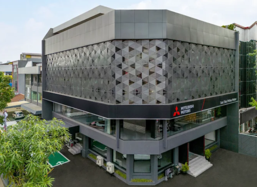 Mitsubishi Sun Star Matraman, Automotive Dealership | We provide Indonesia infrastructure map on various property sectors and data. Access property listings, infrastructure developments, news, and valuable transaction data for informed decisions.
