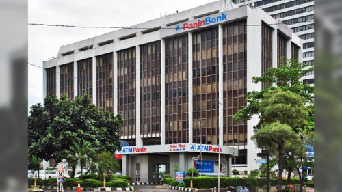 Gedung Bank Panin Senayan beralamat di Jalan Jendral Sudirman, Senayan, Jakarta Pusat. Gedung ini dibangun pada tahun 1980, terdiri dari 9 lantai dengan total l...