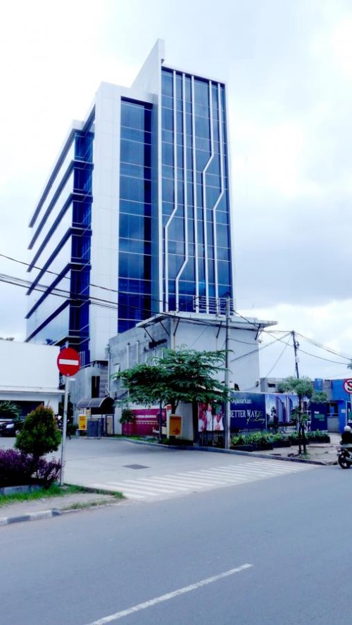 Blue Tower berada di Jl. Raya Jatiwaringin, Jakarta Timur. Gedung yang sudah sudah beroperasi sejak tahun 2015 ini terdiri atas 8 lantai lantai dan berada di lo...