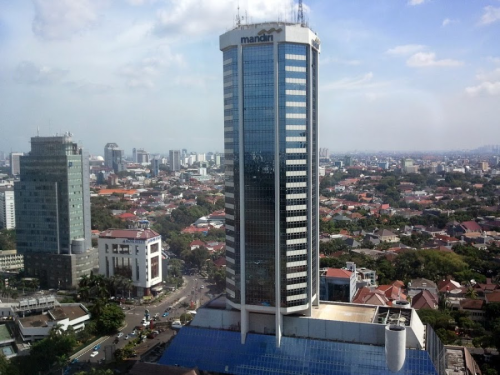 Gedung BBD Plaza atau yang dikenal dengan Gedung Graha Mandiri terletak di kawasan segitiga emas Jakarta. Gedung ini memiliki tinggi 143 meter, terdiri dari 32...