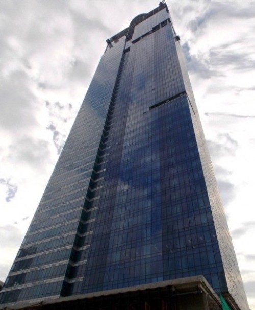 Gama Tower beralamat di Jalan Rasuna Said, Jakarta Selatan. Saat ini Gama Tower memiliki tinggi 285,5 meter dan menjadi gedung tertinggi di Indonesia. Gedung in...