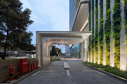 Jakarta Mori Tower berada di Jl. Jenderal Sudirman No.Kav 40-41, Tanah Abang, Jakarta Pusat.  Gedung Jakarta Mori Tower  dikembangkan oleh Mori Building, salah...