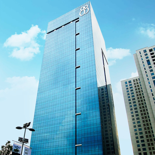 88 Kota Kasablanka Tower A terletak di jantung bisnis kota, tepatnya pada Jl. Casablanca Raya, Jakarta Selatan. Gedung ini memiliki 28 lantai dengan total luas...