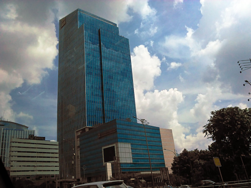 Gedung K Link adalah gedung perkantoran  yang terletak di jantung bisnis kota, tepatnya pada Jl. Jend. Gatot Subroto, Jakarta Selatan. Gedung ini memiliki 25 la...