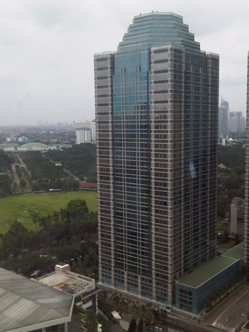 Plaza Kuningan South Tower adalah salah satu dari gedung perkantoran Plaza Kuningan yang merupakan gedung  dan berada di Jalan Rasuna Said, Jakarta Selatan. Ged...