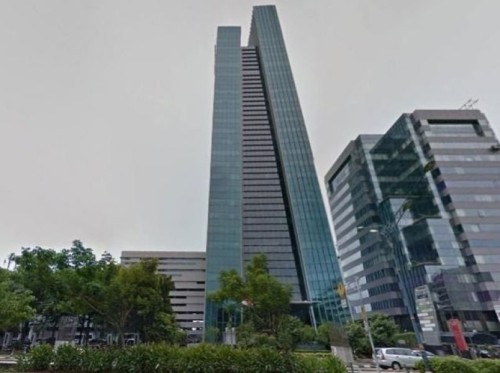 Menara Kuningan merupakan gedung perkantoran yang terletak di Central Business District, tepatnya di Jl. H.R Rasuna Said, Jakarta Selatan. Gedung ini memiliki 3...