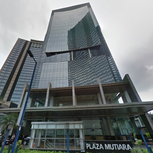 Plaza Mutiara berlokasi di Mega Kuningan, Jakarta Selatan. Gedung ini terdiri dari 18 lantai dengan total luas bangunan 15.796 meter persegi. Plaza Mutiara diba...