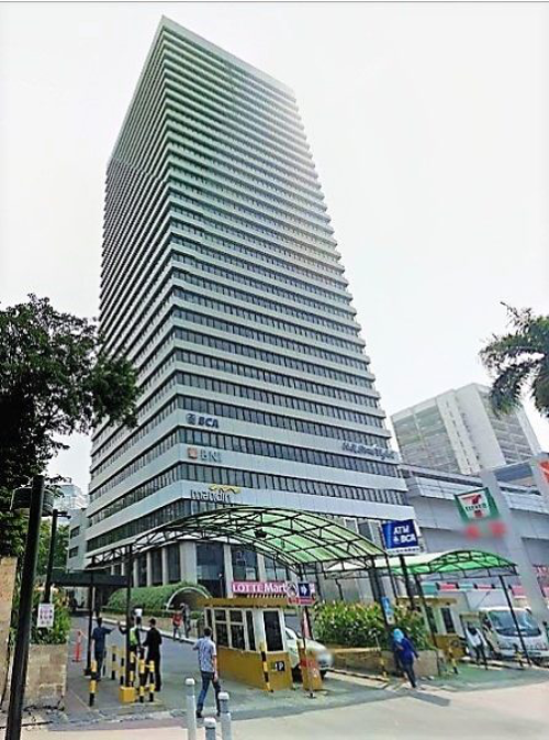 Gedung Ratu Plaza beralamat di Jalan Sudirman, Jakarta Pusat. Gedung Ratu Plaza dibangun pada tahun 1982, memiliki 31 lantai dengan total luas bangunan 32.840 m...
