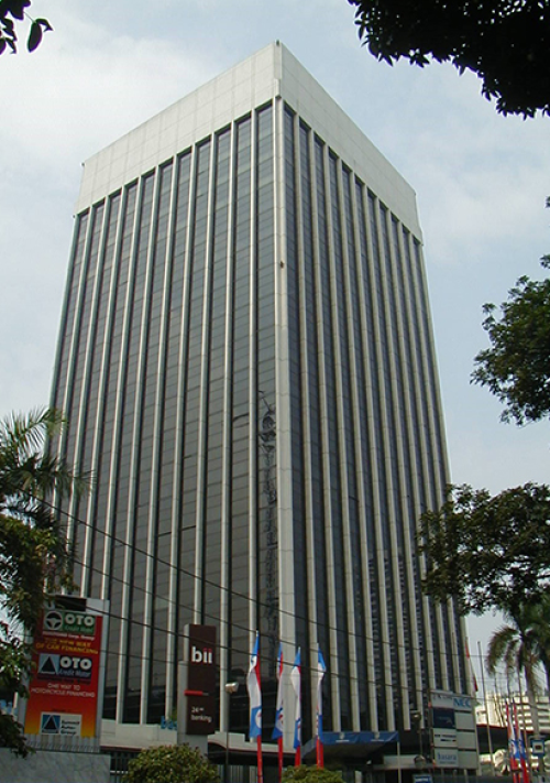Summitmas 1 merupakan gedung perkantoran tipe  yang berada kawasan bisnis Senayan, Jakarta Selatan. Gedung ini dikelola dan dikembangkan oleh perusahaan Jepang,...