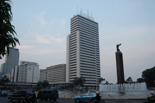 Wisma Nusantara terletak di Jalan MH Thamrin Kav No. 59, Menteng, Jakarta Pusat. Gedung ini memiliki tinggi mencapai 109,7 meter dan terdiri atas 30 lantai. Ged...