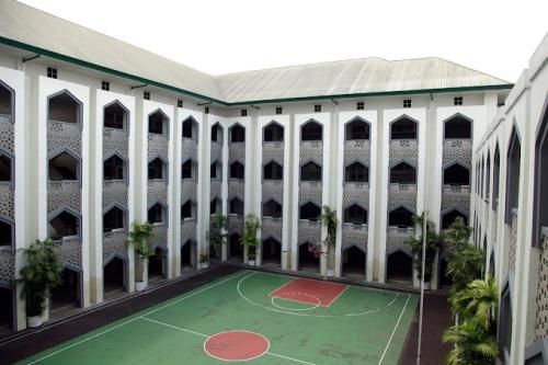 Al Izhar Junior High Islamic School, Private School | We provide Indonesia infrastructure map on various property sectors and data. Access property listings, infrastructure developments, news, and valuable transaction data for informed decisions.