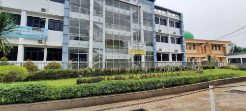 Al Azhar 19 Senior High School, Private School | We provide Indonesia infrastructure map on various property sectors and data. Access property listings, infrastructure developments, news, and valuable transaction data for informed decisions.