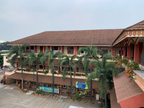 Al Azhar 19 Junior High School, Private School | We provide Indonesia infrastructure map on various property sectors and data. Access property listings, infrastructure developments, news, and valuable transaction data for informed decisions.
