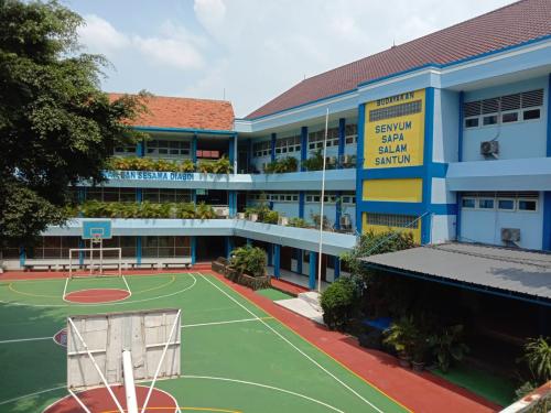 Tiara Kasih Primary School, Private School | We provide Indonesia infrastructure map on various property sectors and data. Access property listings, infrastructure developments, news, and valuable transaction data for informed decisions.