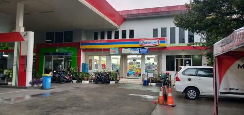 SPBU Pertamina 34.135.06, Gas Station | We provide Indonesia infrastructure map on various property sectors and data. Access property listings, infrastructure developments, news, and valuable transaction data for informed decisions.