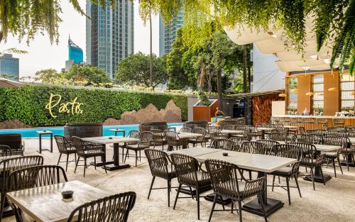 Oakwood Suites Kuningan, Service Rental Apartment, Grand Kuningan | We provide Indonesia infrastructure map on various property sectors and data. Access property listings, infrastructure developments, news, and valuable transaction data for informed decisions.