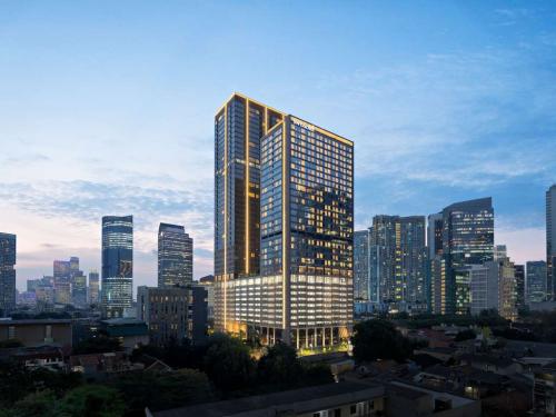 Swissotel Jakarta Living, Service Rental Apartment, Agung Sedayu Group | We provide Indonesia infrastructure map on various property sectors and data. Access property listings, infrastructure developments, news, and valuable transaction data for informed decisions.