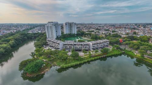 CitraLake Villa - CitraGarden City, residential commercial for lease sale, dijual disewakan, PT Ciputra Development Tbk | We provide Indonesia infrastructure map on various property sectors and data. Access property listings, infrastructure developments, news, and valuable transaction data for informed decisions.