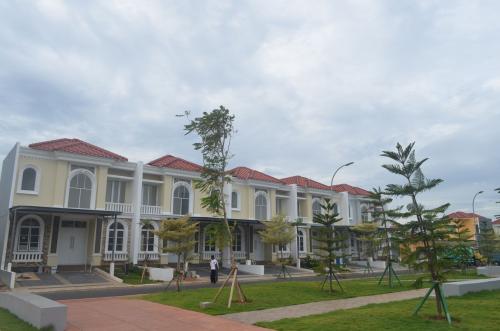 La Seine - Jakarta Garden City, residential commercial for lease sale, dijual disewakan, PT ModernLand Realty Tbk | We provide Indonesia infrastructure map on various property sectors and data. Access property listings, infrastructure developments, news, and valuable transaction data for informed decisions.
