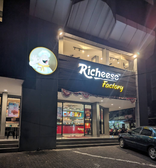 Richeese Factory Mampang Prapatan, Stand Alone Retail | We provide Indonesia infrastructure map on various property sectors and data. Access property listings, infrastructure developments, news, and valuable transaction data for informed decisions.