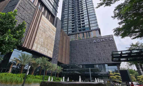 Ashta Mall @ District 8 atau yang sering disebut Ashta District 8 terletak di jantung kota Jakarta, tepatnya di Jl. Senopati No. 83. ASHTA dikelola oleh anak pe...