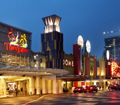 Cilandak Town Square atau CITOS merupakan salah satu pusat hiburan di daerah Cilandak, tepatnya di Jl. T.B. Simatupang Kavling 17, Jakarta Selatan. Graha Megari...
