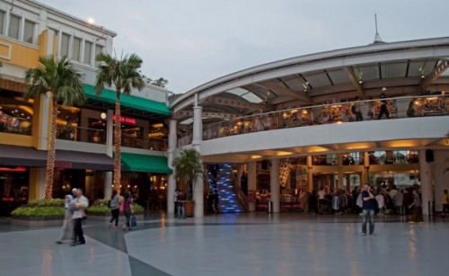 Cilandak Town Square atau CITOS merupakan salah satu pusat hiburan di daerah Cilandak, tepatnya di Jl. T.B. Simatupang Kavling 17, Jakarta Selatan. Graha Megari...