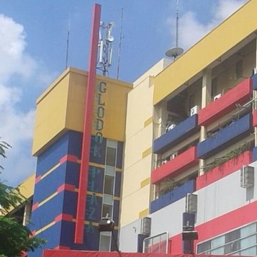 Glodok Plaza merupakan pusat perbelanjaan yang terletak di Jalan Pinangsia Raya, Kecamatan Taman Sari, Jakarta Barat. Pusat perbelanjaan ini diresmikan pertama...