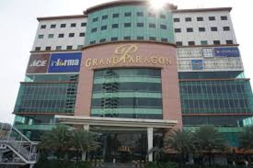 Grand Paragon merupakan pusat perbelanjaan yang terletak di  Jl. Gajah Mada Raya No. 126, Kecamatan Taman Sari, Jakarta Barat. Pusat perbelanjaan ini resmi dibu...
