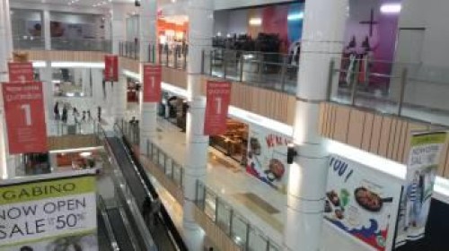 Green Pramuka Square merupakan pusat perbelanjaan yang terletak di Jalan Jenderal Ahmad Yani, Kecamatan Cempaka Putih, Jakarta Pusat. Pusat perbelanjaan ini res...